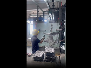 鑫百通XBT1818-4NP吊鉤式拋丸機工作視頻