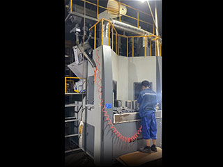 鑫百通XBT1820-4NP轉(zhuǎn)盤式拋丸機(jī)工作視頻