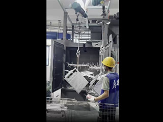 鑫百通雙吊鉤式拋丸機(jī)工作視頻