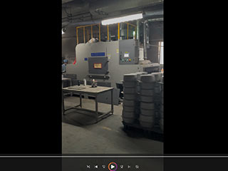 泰州客戶案例：電飯煲內(nèi)膽輸送式自動(dòng)噴砂機(jī)視頻