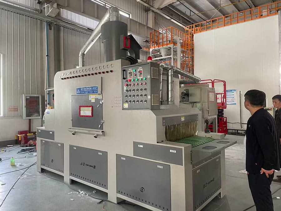 鑫百通品牌輸送式自動(dòng)噴砂機(jī)設(shè)備