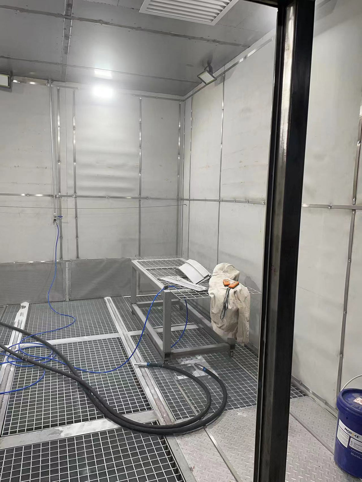 噴砂房設(shè)備哪家質(zhì)量好？